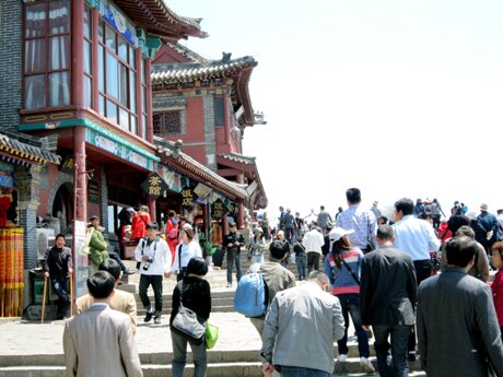 Sotaydulich_Du_hanh_the_gioi_Choi_nui_Thai_Son_01.jpg