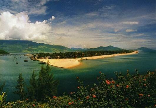  Sổ tay du lịch so tay du lich Sotaydulich Sotay Dulich Khampha Kham Pha Bui 10 ly do nen di du lich bang tau hoa