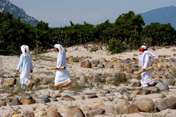 Sổ tay du lịch so tay du lich Sotaydulich Sotay Dulich Khampha Kham Pha Bui Ramuwan Le tao mo cua nguoi Cham Hoi giao o Ninh Thuan
