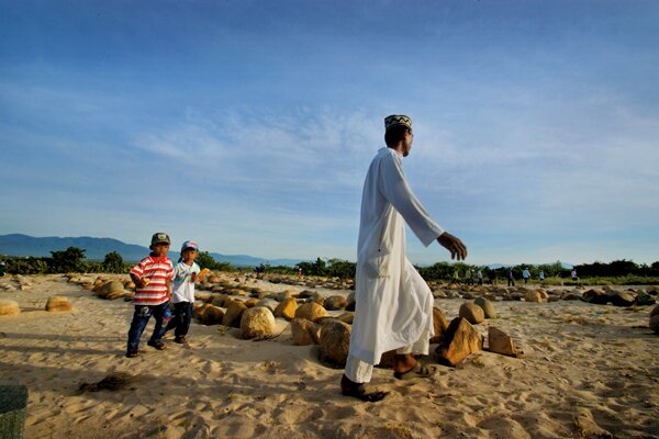Sổ tay du lịch so tay du lich Sotaydulich Sotay Dulich Khampha Kham Pha Bui Ramuwan Le tao mo cua nguoi Cham Hoi giao o Ninh Thuan