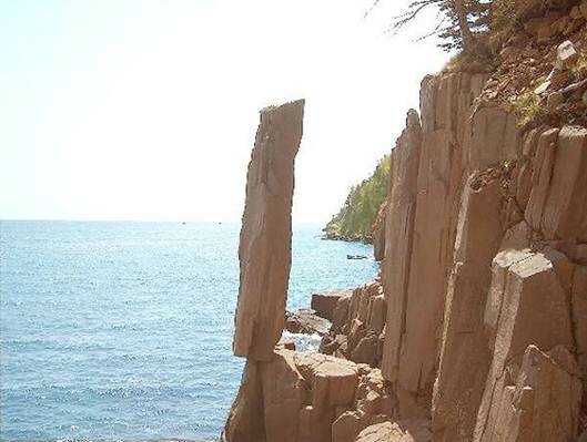 Sổ tay du lịch so tay du lich Sotaydulich Sotay Dulich Khampha Kham Pha Bui Balancing Rock cột đá cheo leo hấp dẫn du khách