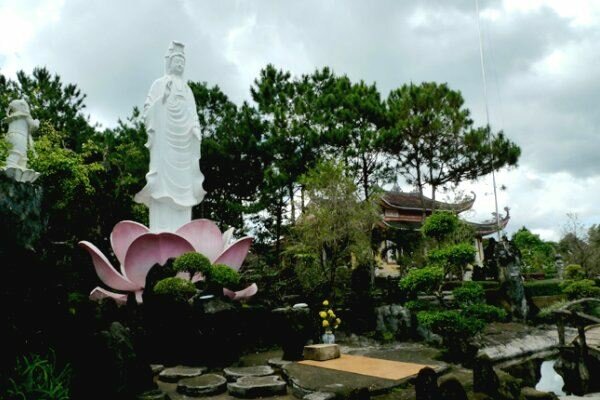 Sổ tay du lịch so tay du lich Sotaydulich Sotay Dulich Khampha Kham Pha Bui Tu viện Bát Nhã tịnh tâm chốn cao nguyên