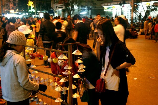 Sổ tay du lịch so tay du lich Sotaydulich Sotay Dulich Khampha Kham Pha Bui Chợ đêm Đà Lạt