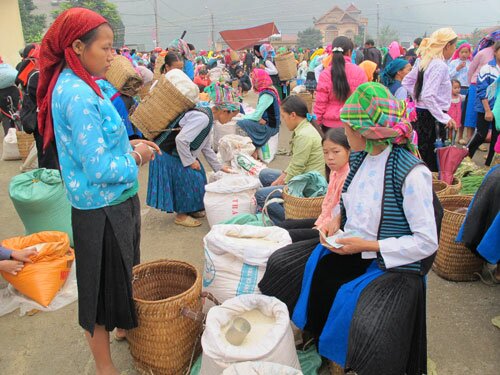 Sổ tay du lịch so tay du lich Sotaydulich Sotay Dulich Khampha Kham Pha Bui Chợ phiên Mèo Vạc