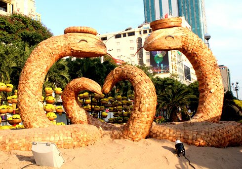 Sổ tay du lịch so tay du lich Sotaydulich Sotay Dulich Khampha Kham Pha Bui Đường hoa Nguyễn Huệ trước giờ khai mạc