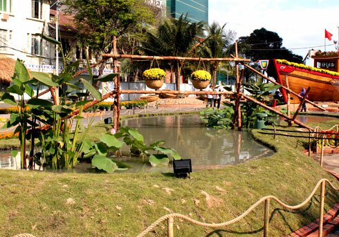 Sổ tay du lịch so tay du lich Sotaydulich Sotay Dulich Khampha Kham Pha Bui Đường hoa Nguyễn Huệ trước giờ khai mạc