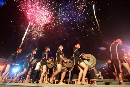 Sổ tay du lịch so tay du lich Sotaydulich Sotay Dulich Khampha Kham Pha Bui Hình ảnh pháo hoa lung linh đón xuân Quý Tỵ trên cả nước