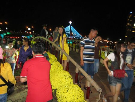 Sổ tay du lịch so tay du lich Sotaydulich Sotay Dulich Khampha Kham Pha Bui Hình ảnh pháo hoa lung linh đón xuân Quý Tỵ trên cả nước