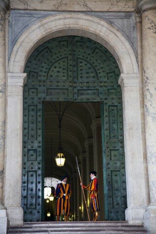 Sổ tay du lịch so tay du lich Sotaydulich Sotay Dulich Khampha Kham Pha Bui Chuyện về lính gác Thụy Sĩ ở Vatican
