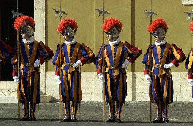 Sổ tay du lịch so tay du lich Sotaydulich Sotay Dulich Khampha Kham Pha Bui Chuyện về lính gác Thụy Sĩ ở Vatican
