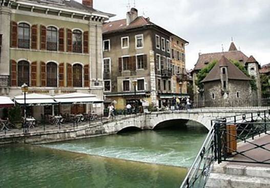 Sổ tay du lịch so tay du lich Sotaydulich Sotay Dulich Khampha Kham Pha Bui Lãng mạn Annecy 