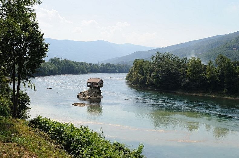 Sổ tay du lịch so tay du lich Sotaydulich Sotay Dulich Khampha Kham Pha Bui Ngôi nhà độc đáo trên dòng sông Drina ở Serbia
