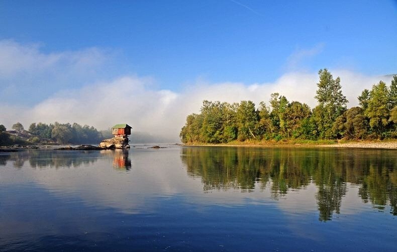 Sổ tay du lịch so tay du lich Sotaydulich Sotay Dulich Khampha Kham Pha Bui Ngôi nhà độc đáo trên dòng sông Drina ở Serbia