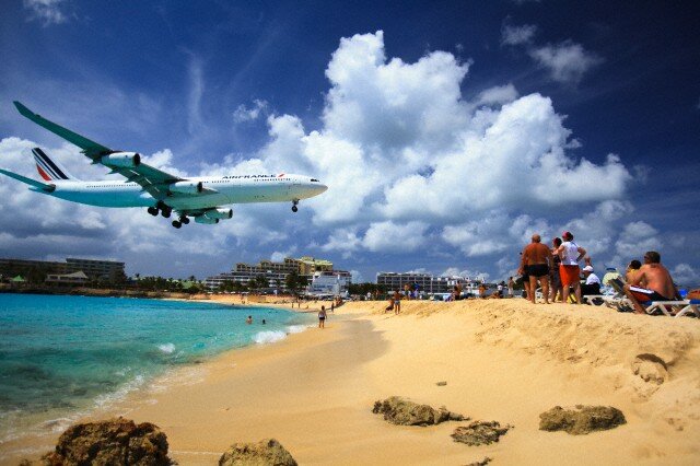 Sổ tay du lịch so tay du lich Sotaydulich Sotay Dulich Khampha Kham Pha Bui Đến Bãi biển Maho ở Saint Martin xem máy bay lướt trên đàu