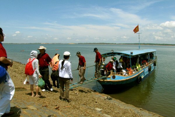 Sổ tay du lịch so tay du lich Sotaydulich Sotay Dulich Khampha Kham Pha Bui Dã ngoại giữa lòng hồ Trị An