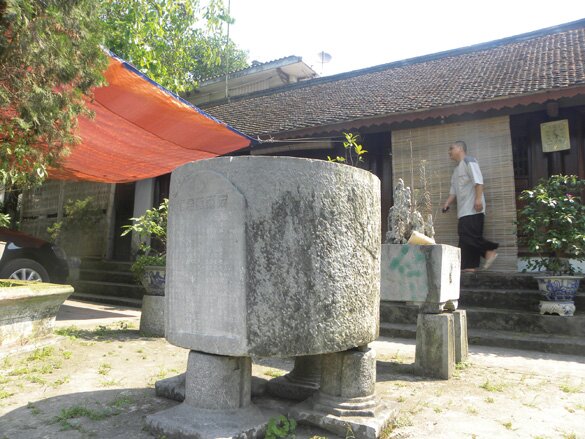 Sổ tay du lịch so tay du lich Sotaydulich Sotay Dulich Khampha Kham Pha Bui Bảo tàng đồ đá trong chùa