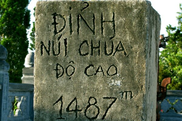 Sổ tay du lịch so tay du lich Sotaydulich Sotay Dulich Khampha Kham Pha Bui Đền Mẫu Thượng Ngàn trên đỉnh núi Chúa