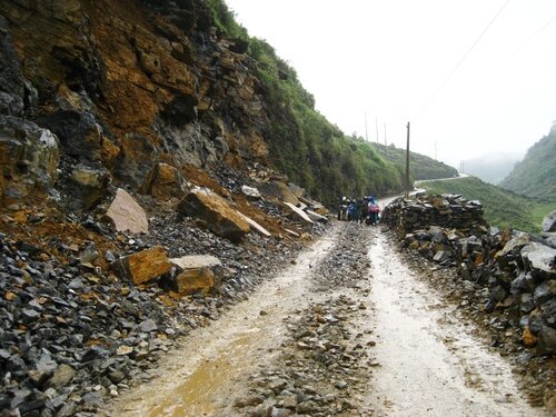 Sổ tay du lịch so tay du lich Sotaydulich Sotay Dulich Khampha Kham Pha Bui Kinh nghiệm đi du lịch bụi an toàn trong mùa bão