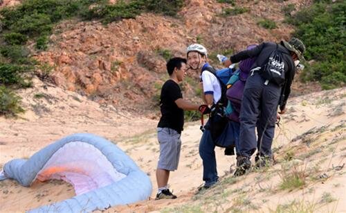Sổ tay du lịch so tay du lich Sotaydulich Sotay Dulich Khampha Kham Pha Bui Khám phá Hòn Hồng bằng dù lượn
