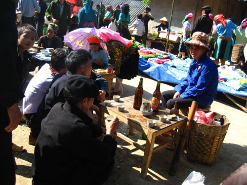 Sổ tay du lịch so tay du lich Sotaydulich Sotay Dulich Khampha Kham Pha Bui Chợ phiên Ma Lé sáng thứ bảy