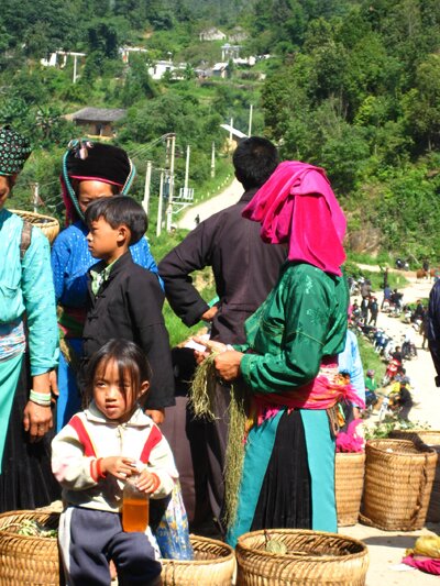 Sổ tay du lịch so tay du lich Sotaydulich Sotay Dulich Khampha Kham Pha Bui Chợ phiên Ma Lé sáng thứ bảy