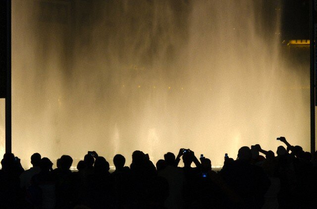 Sổ tay du lịch so tay du lich Sotaydulich Sotay Dulich Khampha Kham Pha Bui Dubai Fountain - màn trình diễn nhạc nước hoành tráng nhất thế giới