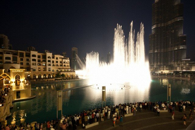 Sổ tay du lịch so tay du lich Sotaydulich Sotay Dulich Khampha Kham Pha Bui Dubai Fountain - màn trình diễn nhạc nước hoành tráng nhất thế giới