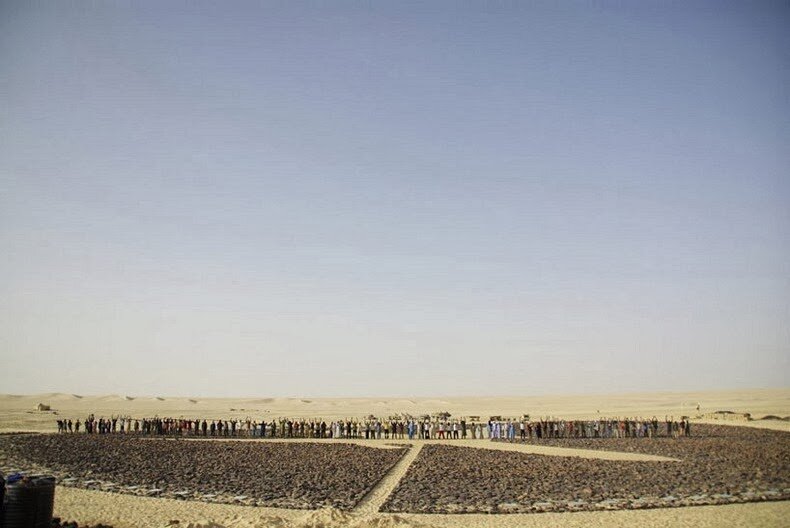 Sổ tay du lịch so tay du lich Sotaydulich Sotay Dulich Khampha Kham Pha Bui Đài tưởng niệm trong sa mạc Sahara