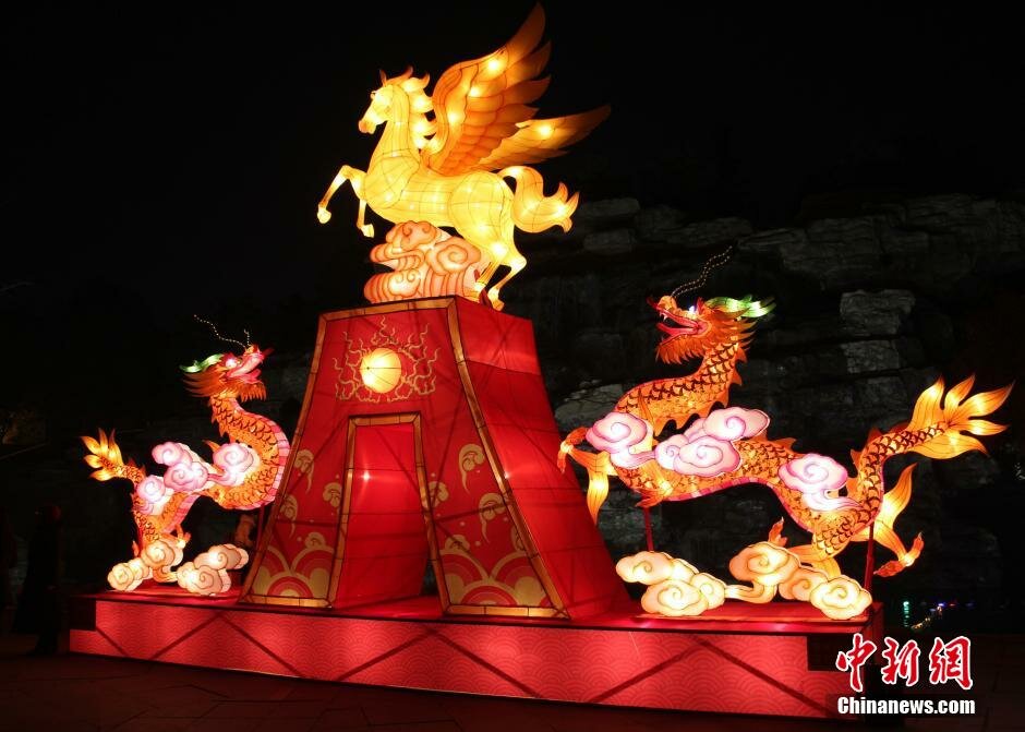 Sổ tay du lịch so tay du lich Sotaydulich Sotay Dulich Khampha Kham Pha Bui Thắp đèn lồng đón xuân ở Tây An