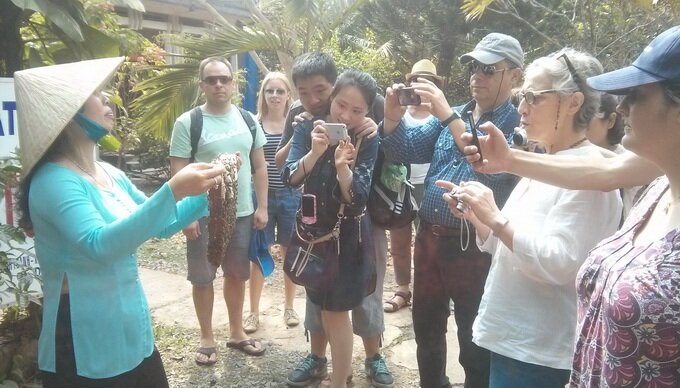 Sổ tay du lịch so tay du lich Sotaydulich Sotay Dulich Khampha Kham Pha Bui Hàng ngàn du khách nước ngoài xông đất tết Việt
