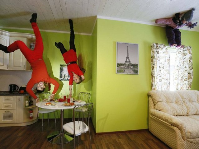 Sổ tay du lịch so tay du lich Sotaydulich Sotay Dulich Khampha Kham Pha Bui Tham quan ngôi nhà lộn ngược độc đáo ở Moscow 