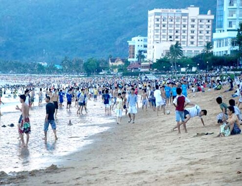 Sổ tay du lịch so tay du lich Sotaydulich Sotay Dulich Khampha Kham Pha Bui Bình Định tạo bãi biển sạch để hút khách du lịch