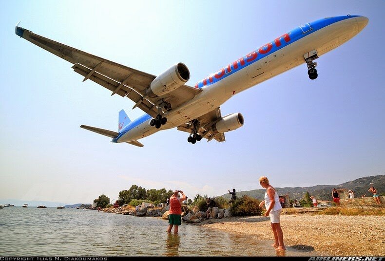 Sổ tay du lịch so tay du lich Sotaydulich Sotay Dulich Khampha Kham Pha Bui Skiathos nơi máy bay lướt trên đầu