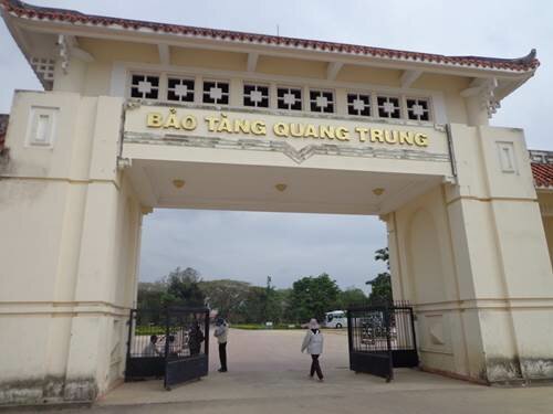 Sổ tay du lịch so tay du lich Sotaydulich Sotay Dulich Khampha Kham Pha Bui Thăm Bảo tàng Quang Trung