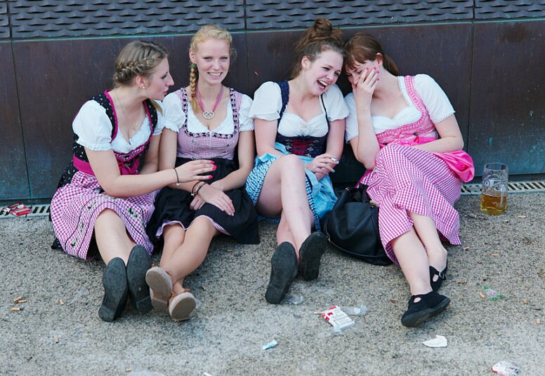 Sổ tay du lịch so tay du lich Sotaydulich Sotay Dulich Khampha Kham Pha Bui Sôi động lễ hội bia Oktoberfest 2014 