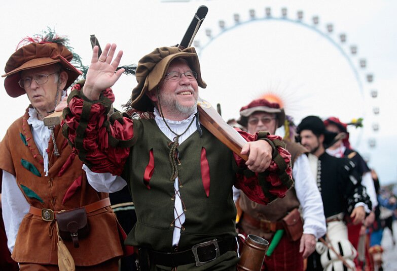 Sổ tay du lịch so tay du lich Sotaydulich Sotay Dulich Khampha Kham Pha Bui Sôi động lễ hội bia Oktoberfest 2014 