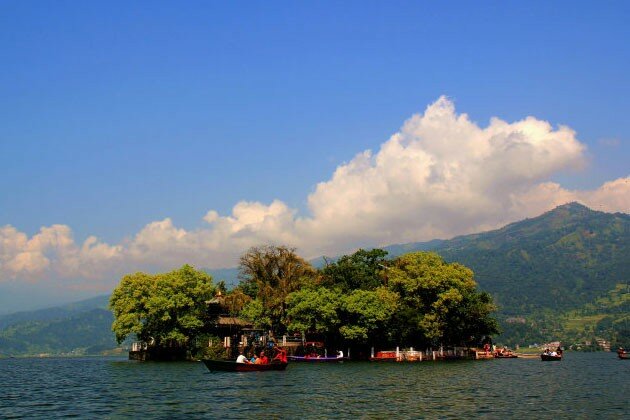 Sổ tay du lịch so tay du lich Sotaydulich Sotay Dulich Khampha Kham Pha Bui Thưởng lãm núi tuyết và hồ nước ở Pokhara
