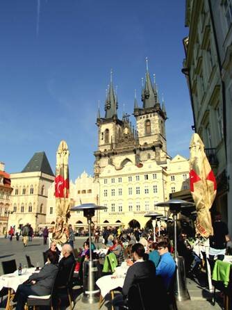 Sổ tay du lịch so tay du lich Sotaydulich Sotay Dulich Khampha Kham Pha Bui Đến Old Town Square và tận hưởng nét cổ kính của Châu Âu