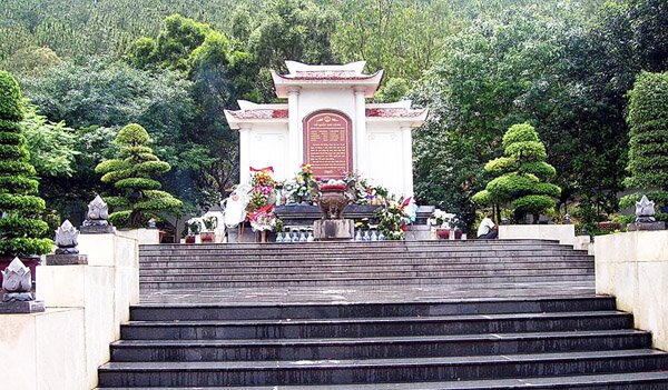 Sổ tay du lịch so tay du lich Sotaydulich Sotay Dulich Khampha Kham Pha Bui Những đóa hoa bất tử nơi Ngã ba Đồng Lộc