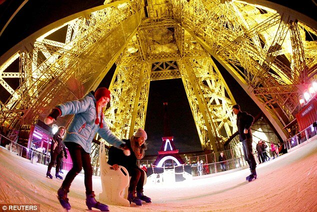 Sổ tay du lịch so tay du lich Sotaydulich Sotay Dulich Khampha Kham Pha Bui Trượt băng trên tháp Eiffel