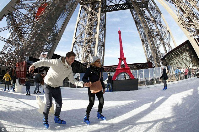 Sổ tay du lịch so tay du lich Sotaydulich Sotay Dulich Khampha Kham Pha Bui Trượt băng trên tháp Eiffel