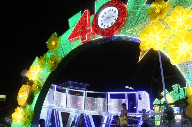 Sổ tay du lịch so tay du lich Sotaydulich Sotay Dulich Khampha Kham Pha Bui Sài Gòn rực rỡ đón năm mới 2015