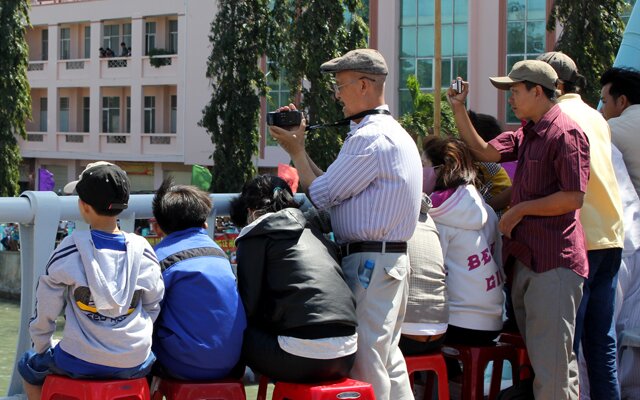 Sổ tay du lịch so tay du lich Sotaydulich Sotay Dulich Khampha Kham Pha Bui Xuân sôi động với lễ hội đua thuyền truyền thống Bình Thuận