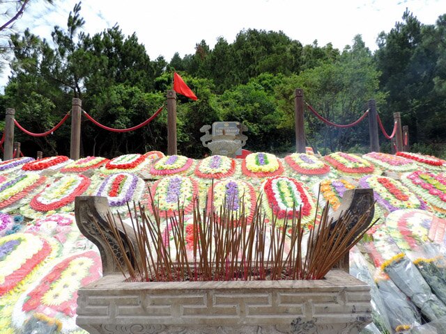 Sổ tay du lịch so tay du lich Sotaydulich Sotay Dulich Khampha Kham Pha Bui Về Vũng Chùa viếng mộ Đại tướng Võ Nguyên Giáp