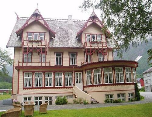 Sotaydulich Sotay Dulich Khampha Kham Pha Bui Alesund Thanh pho dep nhat Na Uy