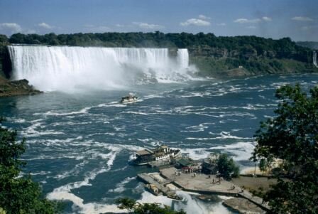 Sotaydulich Sotay Dulich Khampha Kham Pha Bui Tham quan Thac Niagara bang du thuyen