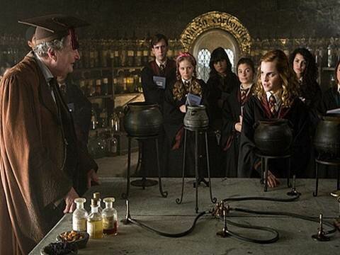 Sotaydulich Sotay Dulich Khampha Kham Pha Bui Kham pha 10 dia danh co that trong Harry Potter