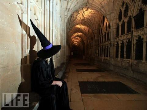 Sotaydulich Sotay Dulich Khampha Kham Pha Bui Kham pha 10 dia danh co that trong Harry Potter