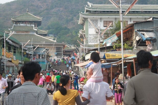 Sotaydulich Sotay Dulich Khampha Kham Pha Bui Vieng chua ba dau nam
