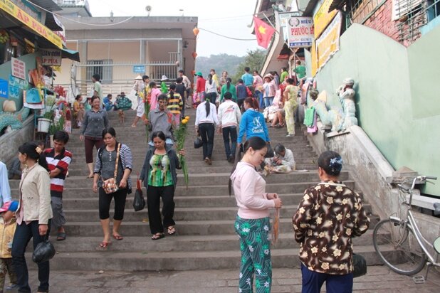 Sotaydulich Sotay Dulich Khampha Kham Pha Bui Vieng chua ba dau nam